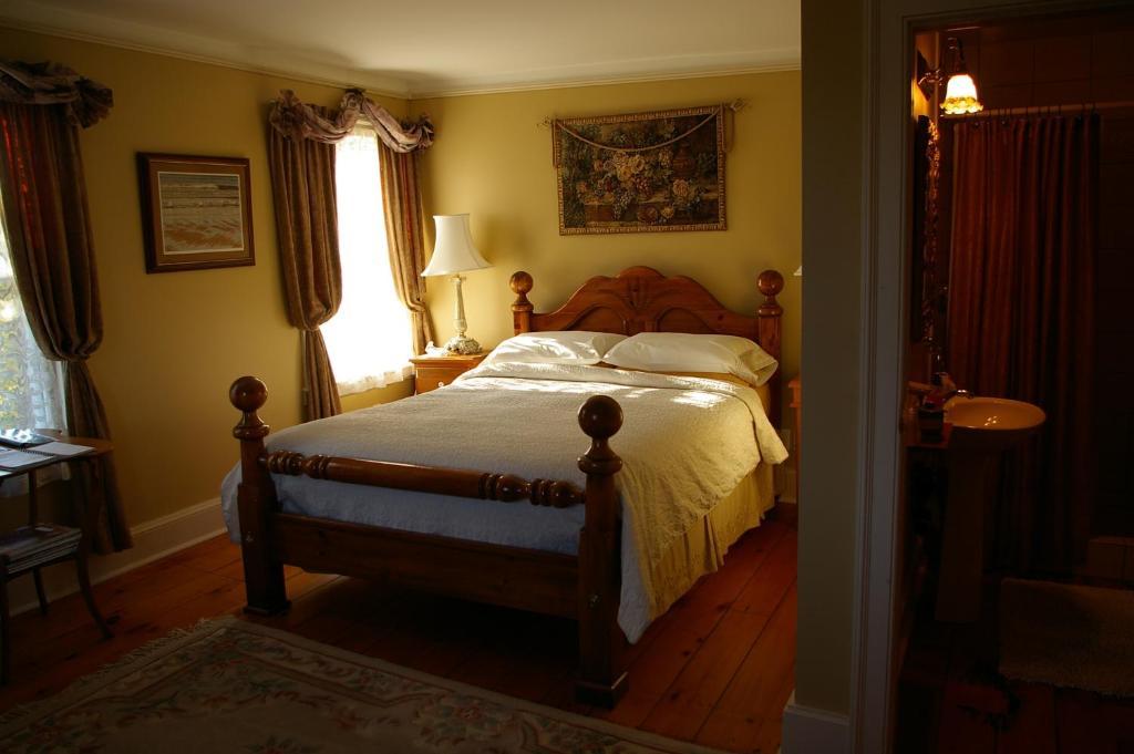 Niagara-on-the-Lake Royal Manor Bed & Breakfast الغرفة الصورة
