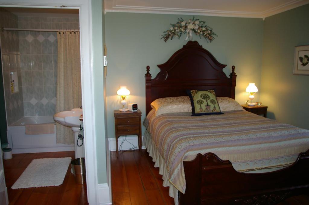 Niagara-on-the-Lake Royal Manor Bed & Breakfast الغرفة الصورة